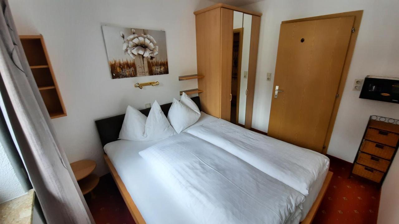 Gaestehaus Almrausch, Ferienanlage Mit Pool 나서레이스 외부 사진