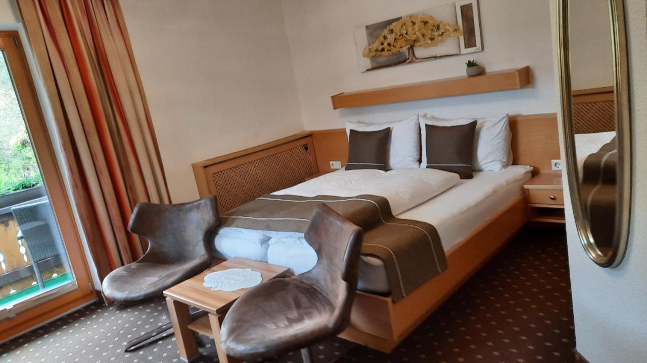 Gaestehaus Almrausch, Ferienanlage Mit Pool 나서레이스 외부 사진