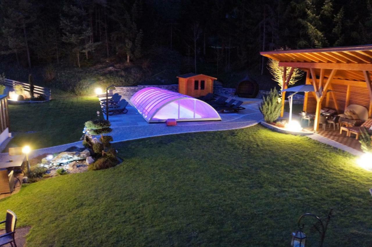 Gaestehaus Almrausch, Ferienanlage Mit Pool 나서레이스 외부 사진
