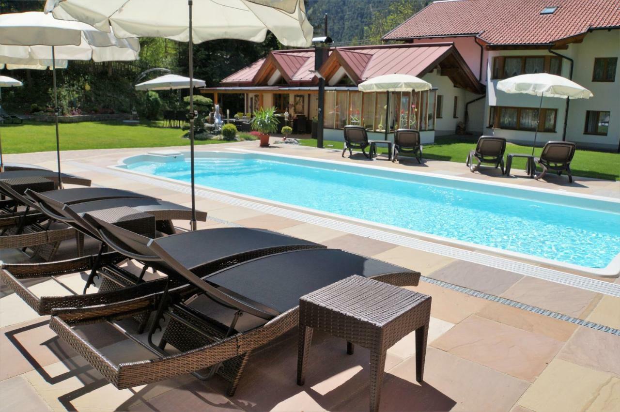 Gaestehaus Almrausch, Ferienanlage Mit Pool 나서레이스 외부 사진
