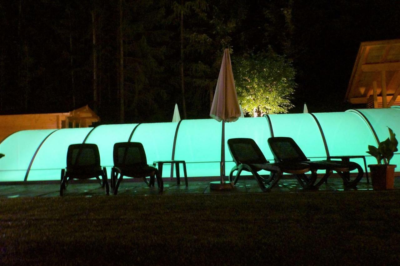 Gaestehaus Almrausch, Ferienanlage Mit Pool 나서레이스 외부 사진