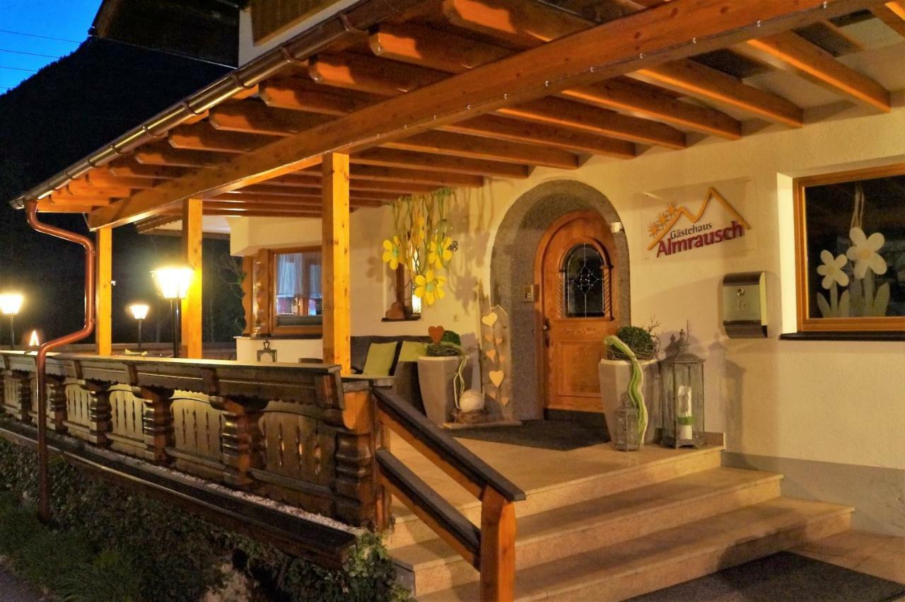 Gaestehaus Almrausch, Ferienanlage Mit Pool 나서레이스 외부 사진