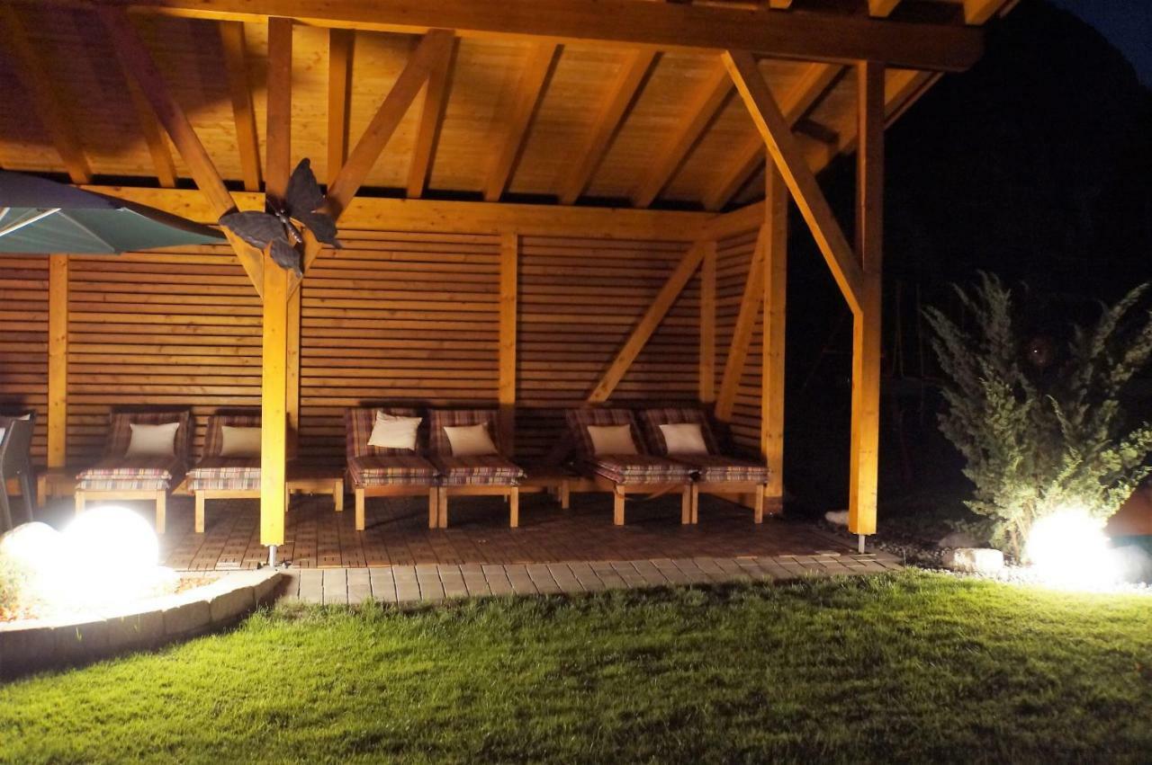 Gaestehaus Almrausch, Ferienanlage Mit Pool 나서레이스 외부 사진