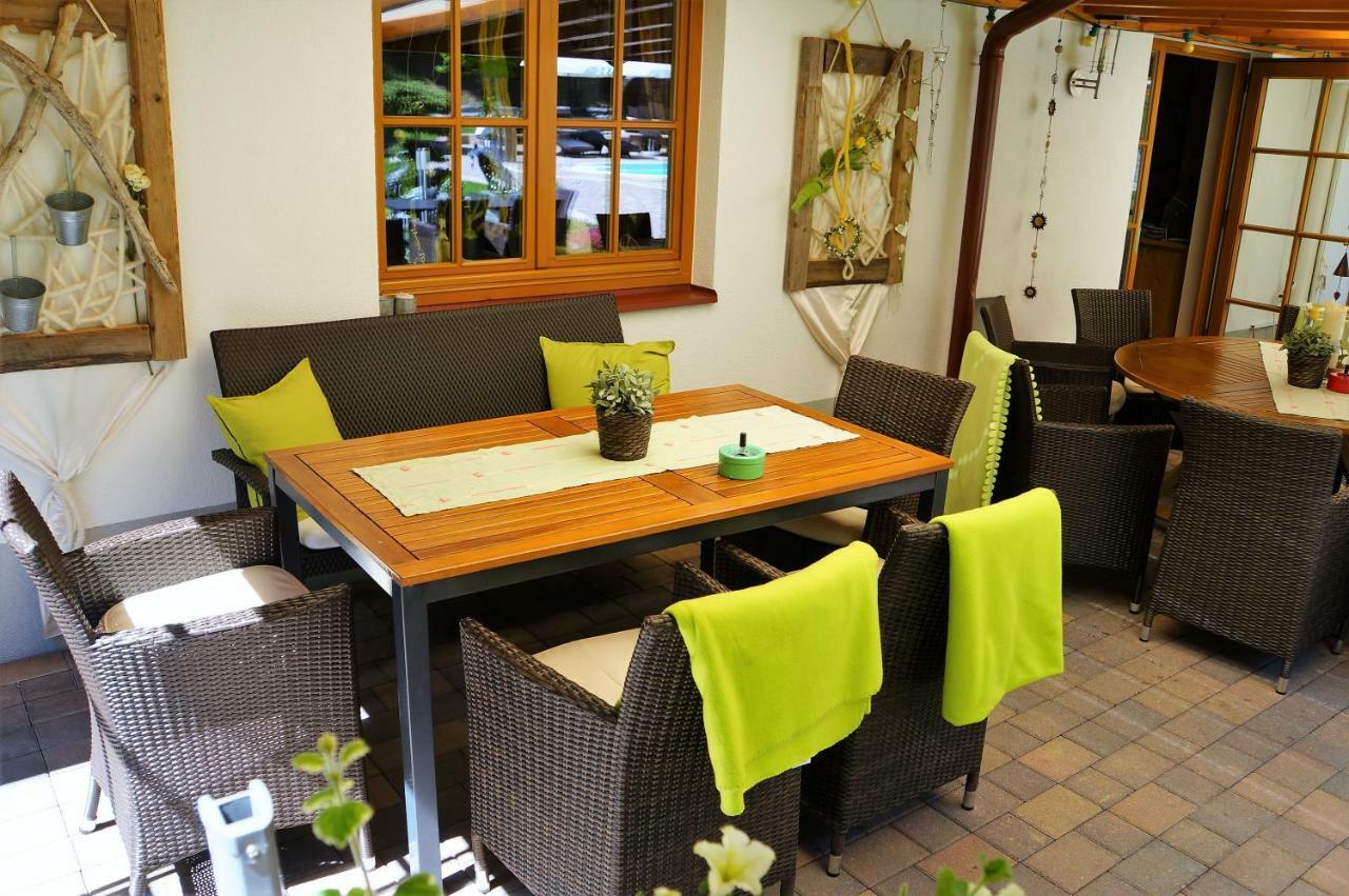 Gaestehaus Almrausch, Ferienanlage Mit Pool 나서레이스 외부 사진