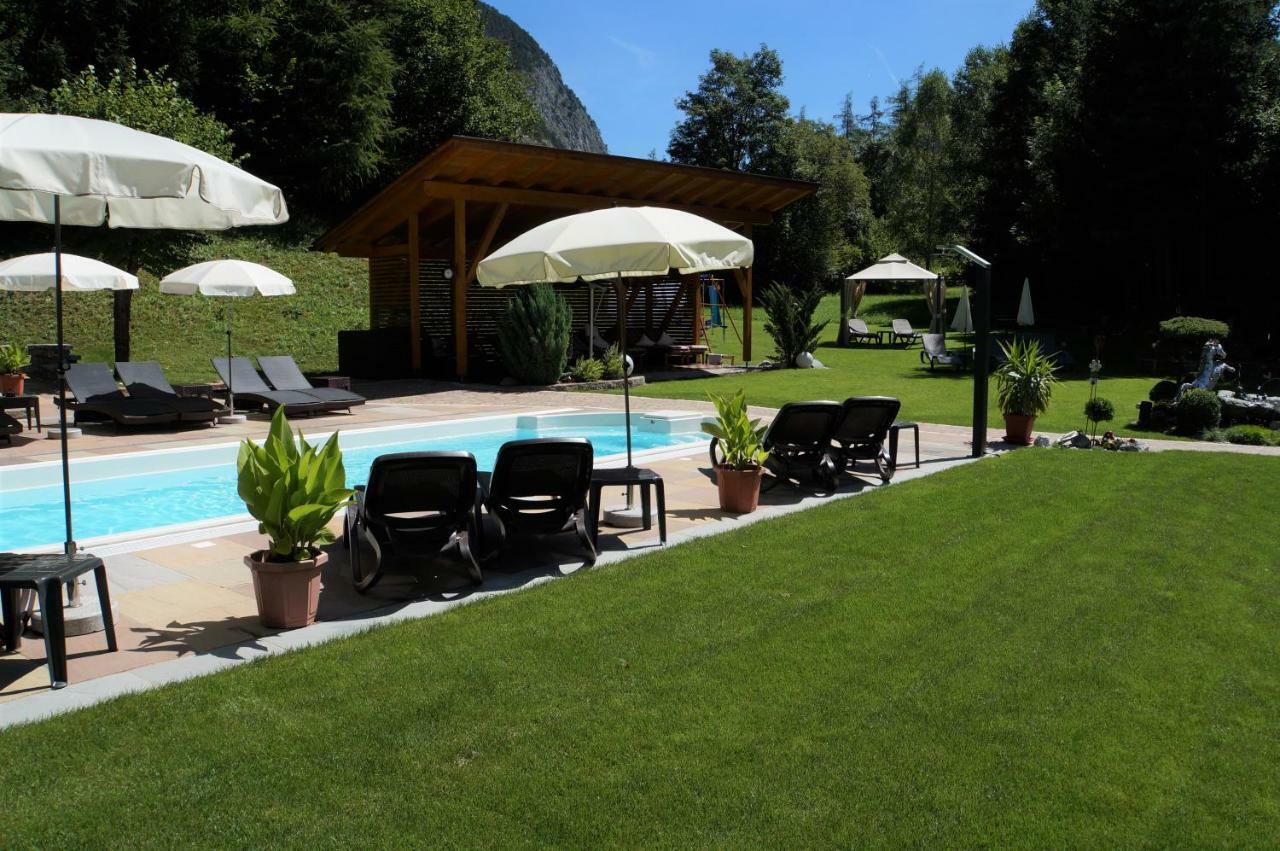 Gaestehaus Almrausch, Ferienanlage Mit Pool 나서레이스 외부 사진